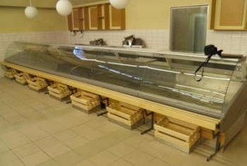 прамавугольная халадзільная лада з наклонным шклом